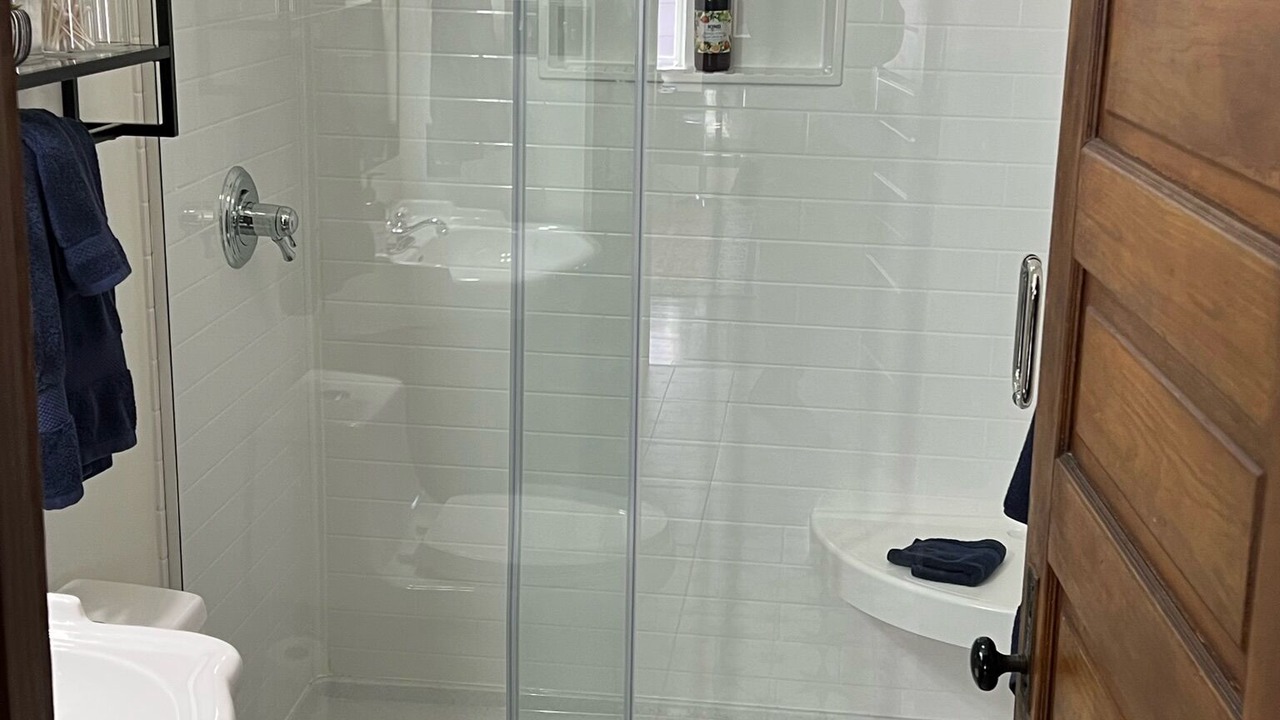 Photo of Bathroom in Ste Genevieve