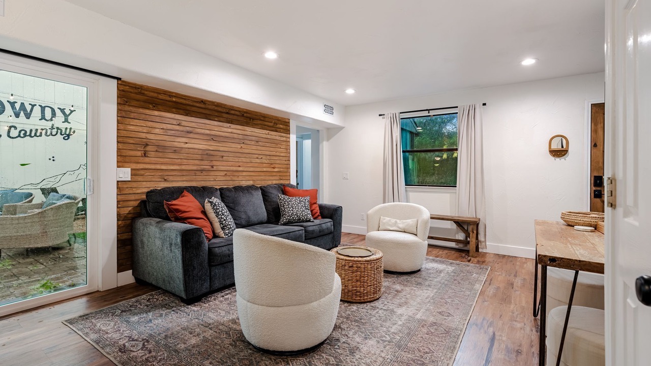 Photo of Livingroom in Johnson City