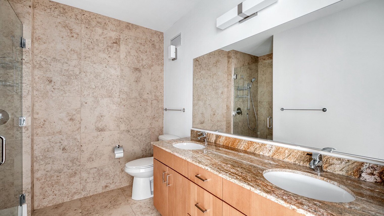 Photo of Bathroom in Streeterville