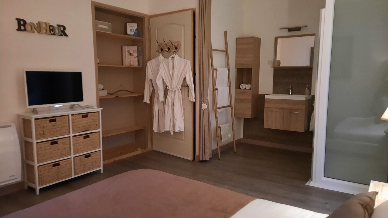 Photo of Bedroom in Malves-en-Minervois