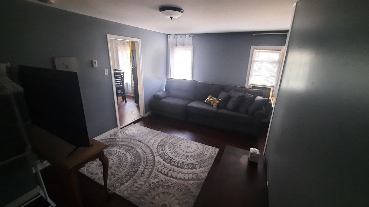 Photo of Livingroom in Montague