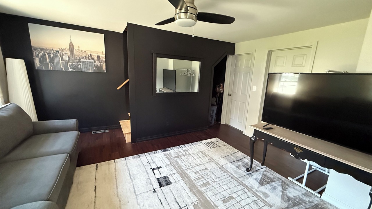 Photo of Livingroom in Montague