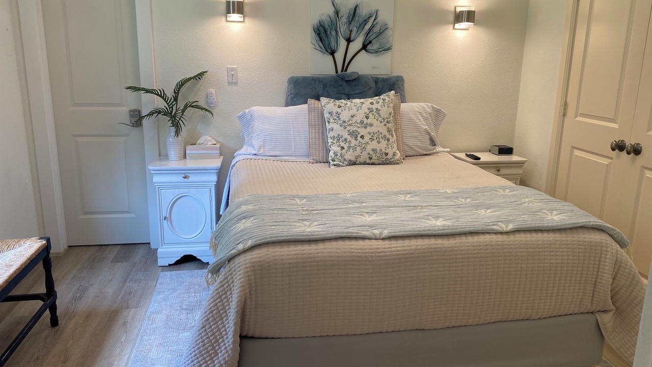 Photo of Bedroom in Historic Downtown Grapevine
