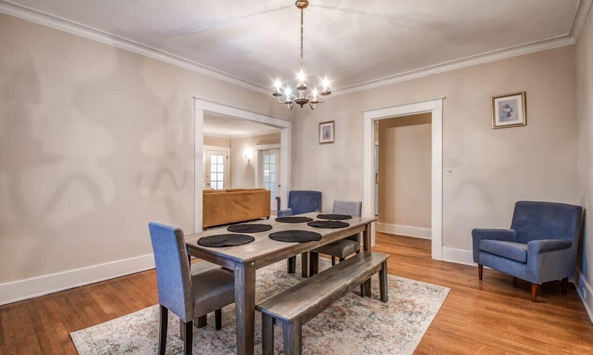 Photo of Livingroom in Evergreen