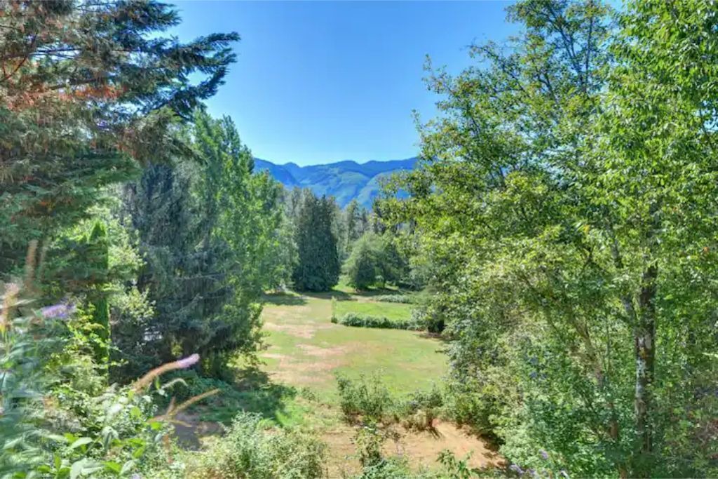 Photo of Outdoor in Gold Bar