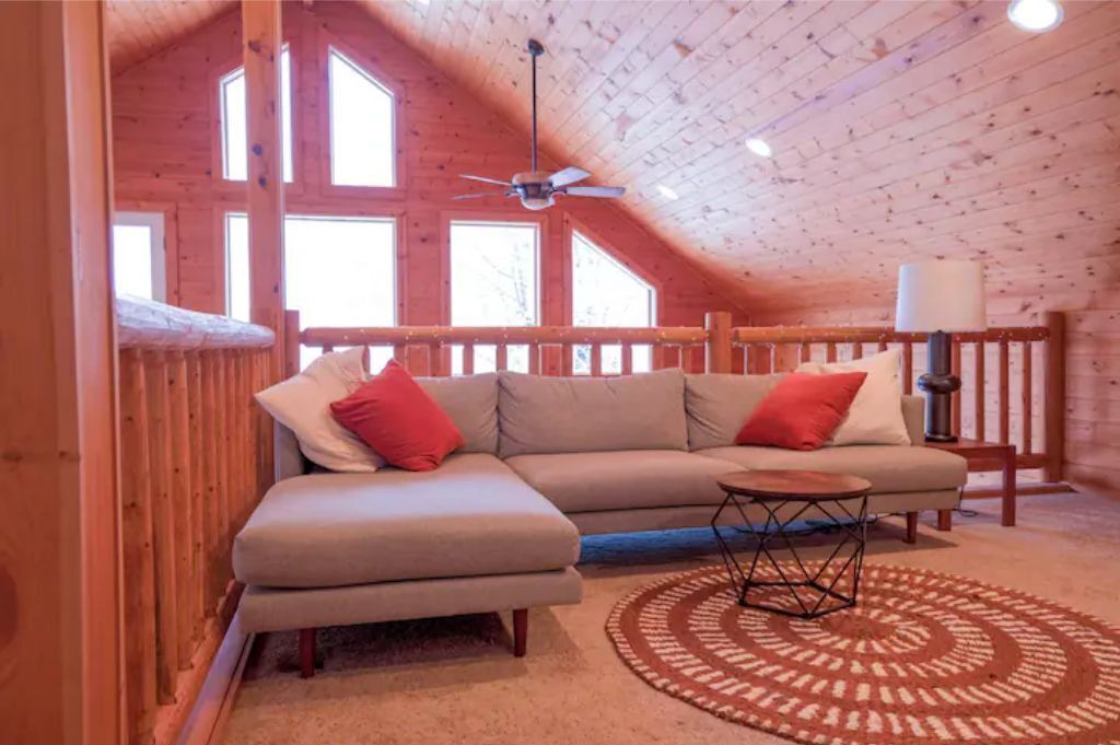 Photo of Livingroom in Gold Bar