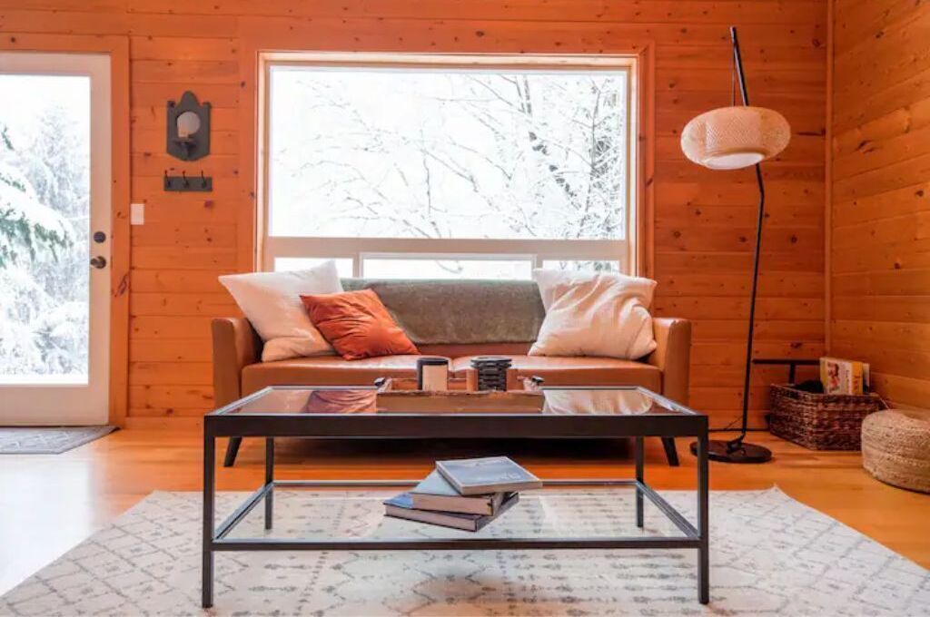 Photo of Livingroom in Gold Bar
