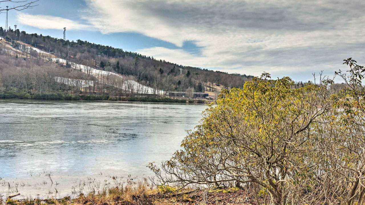 Photo of Others in Lake Harmony