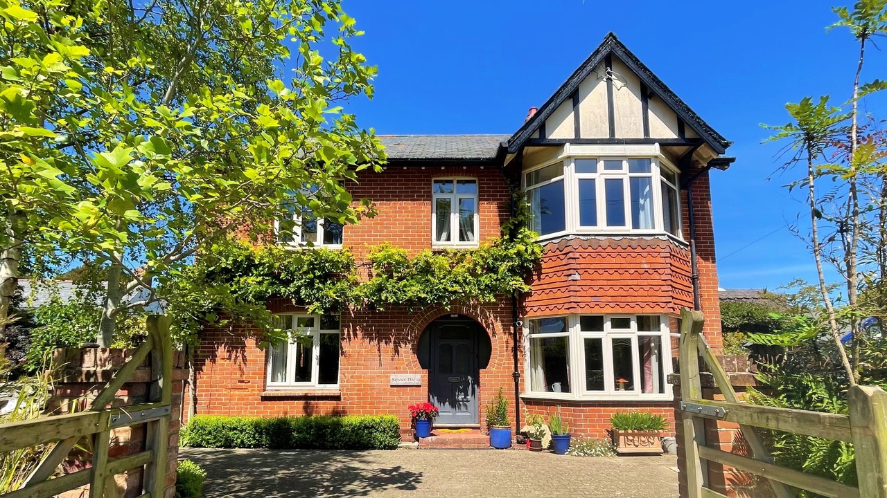 Photo of Outdoor in Niton