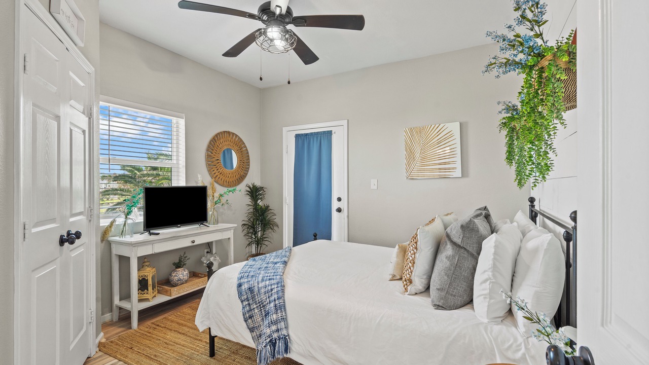 Photo of Bedroom in Galveston