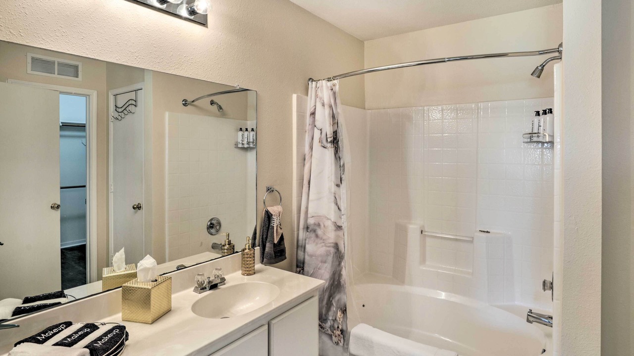 Photo of Bathroom in Clodine
