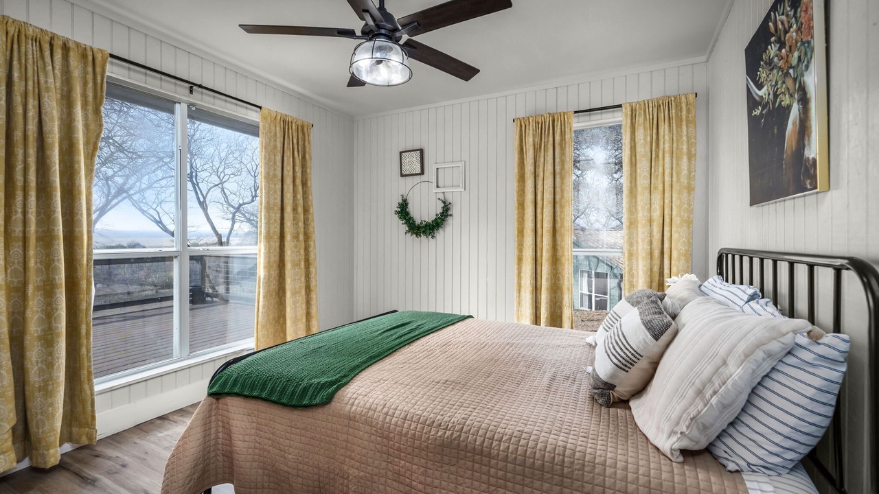 Photo of Bedroom in Kyle