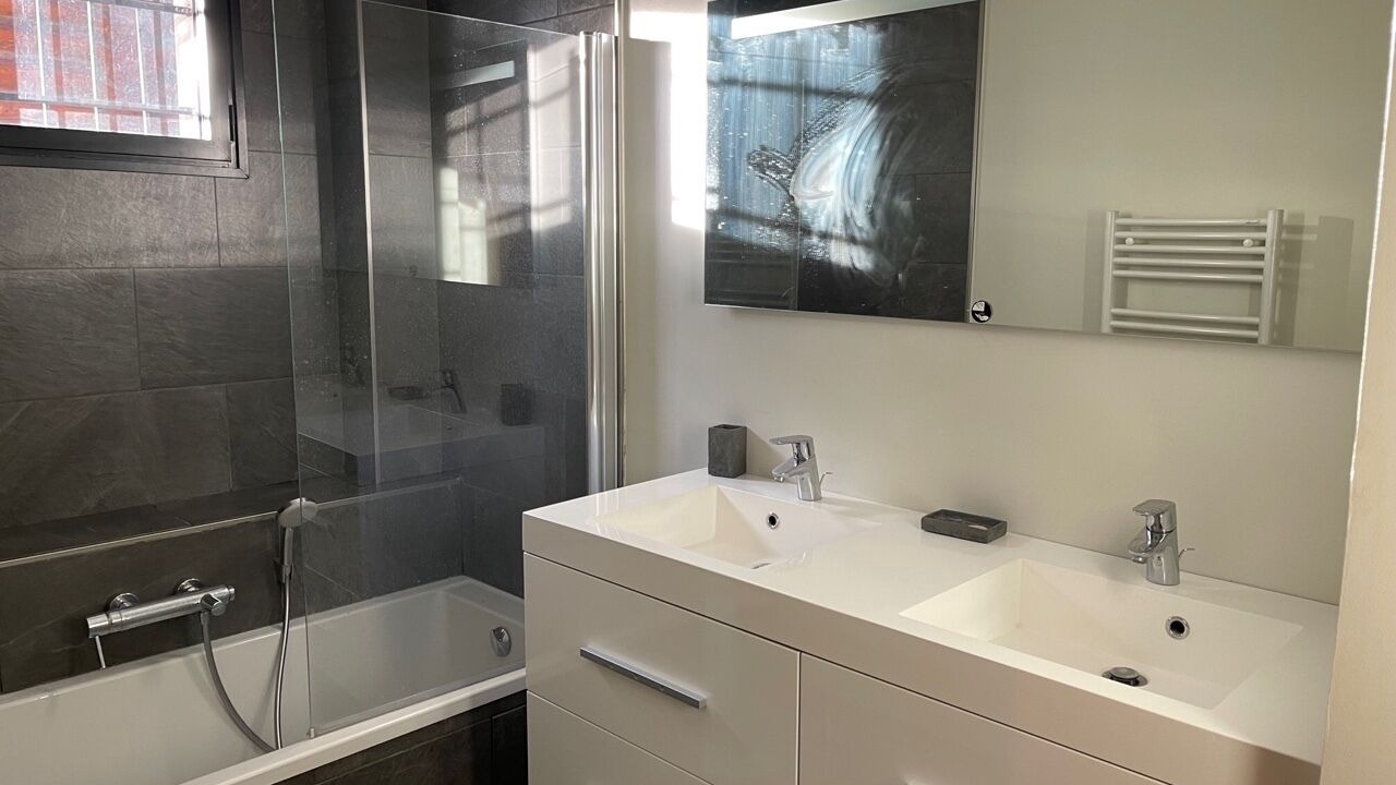 Photo of Bathroom in Pyrenees 2000