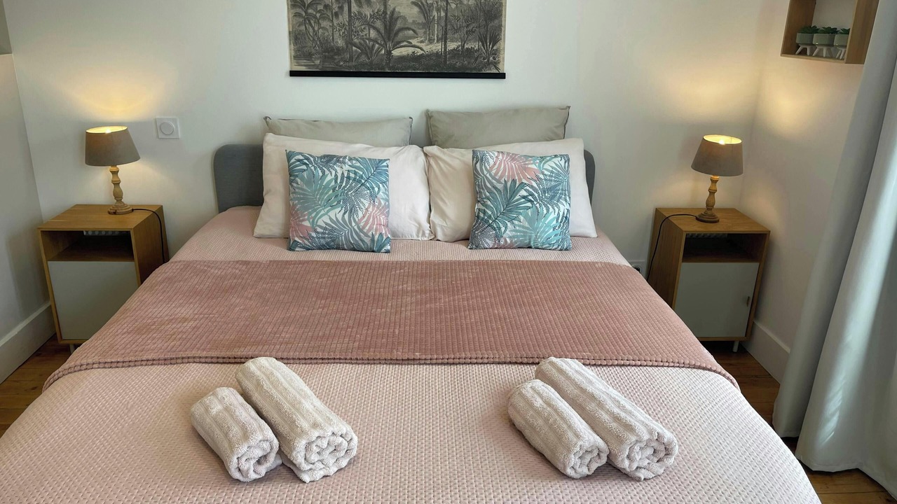 Photo of Bedroom in Libourne