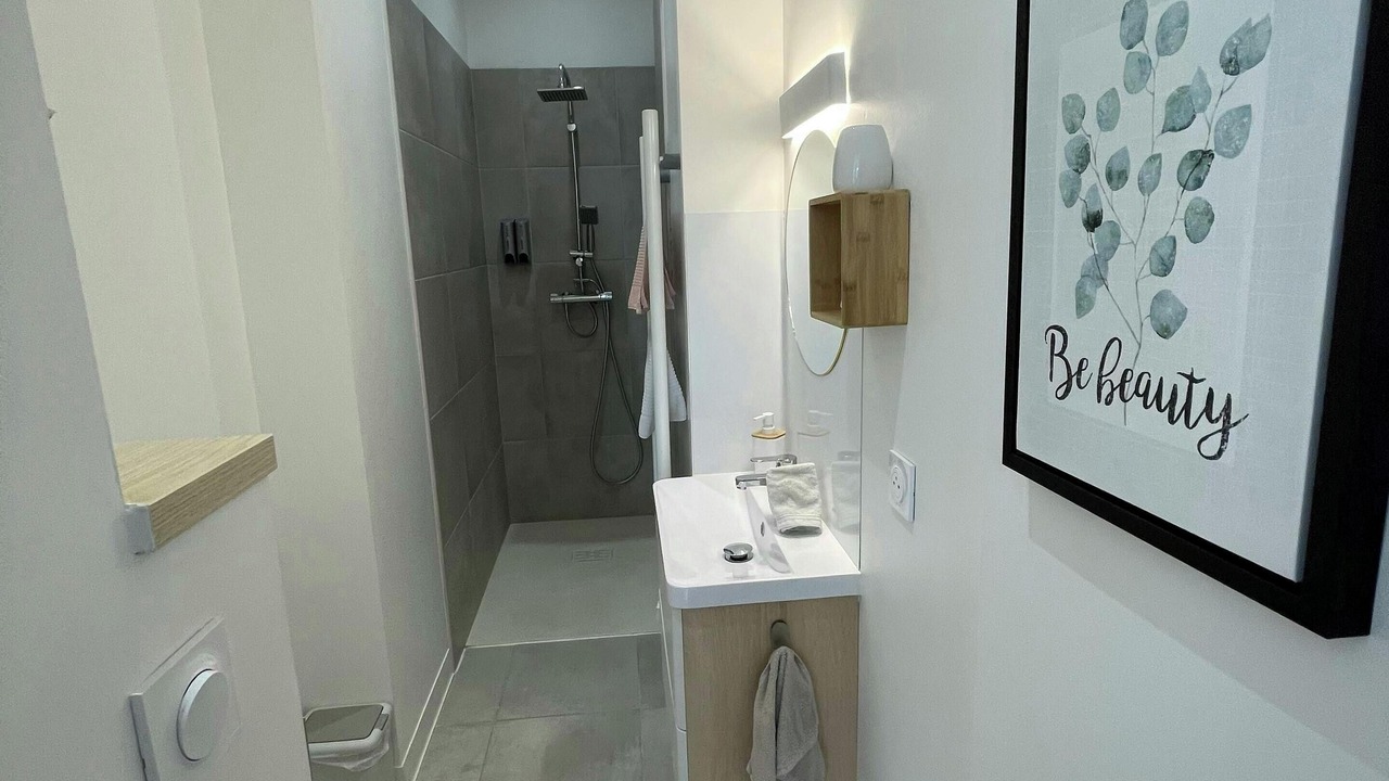 Photo of Bathroom in Libourne