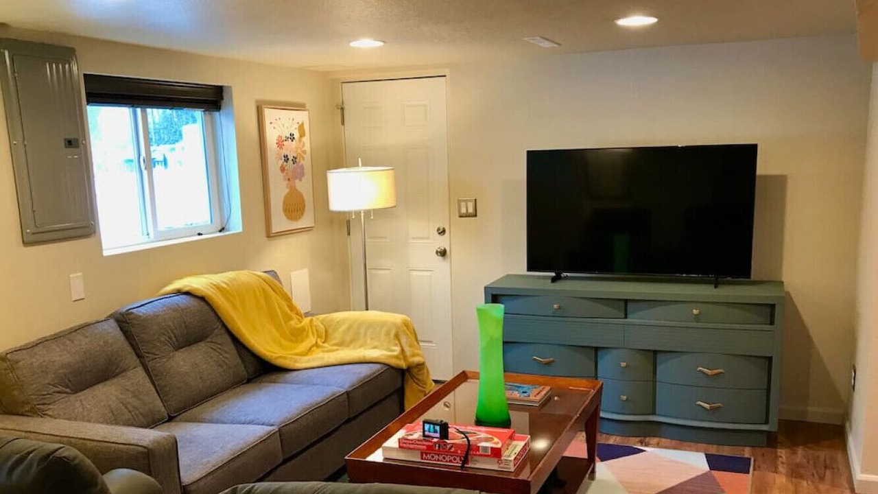 Photo of Livingroom in Tri-Cities