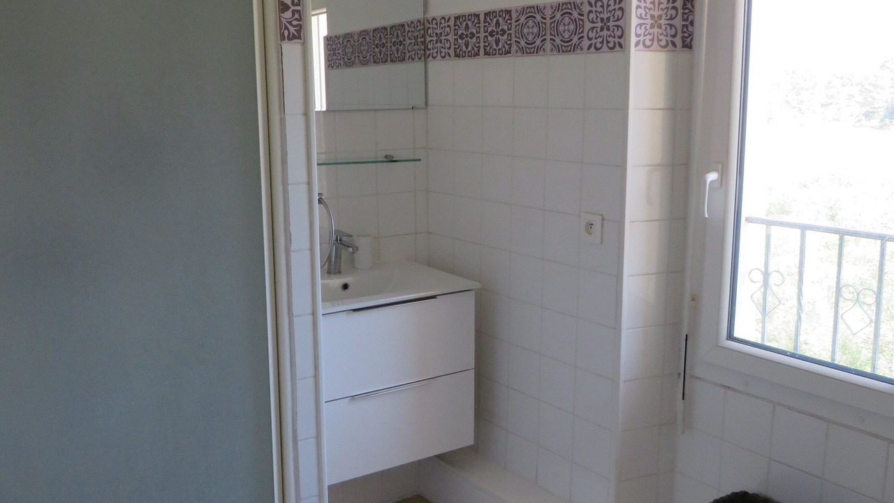 Photo of Bathroom in Villeseque-des-Corbieres