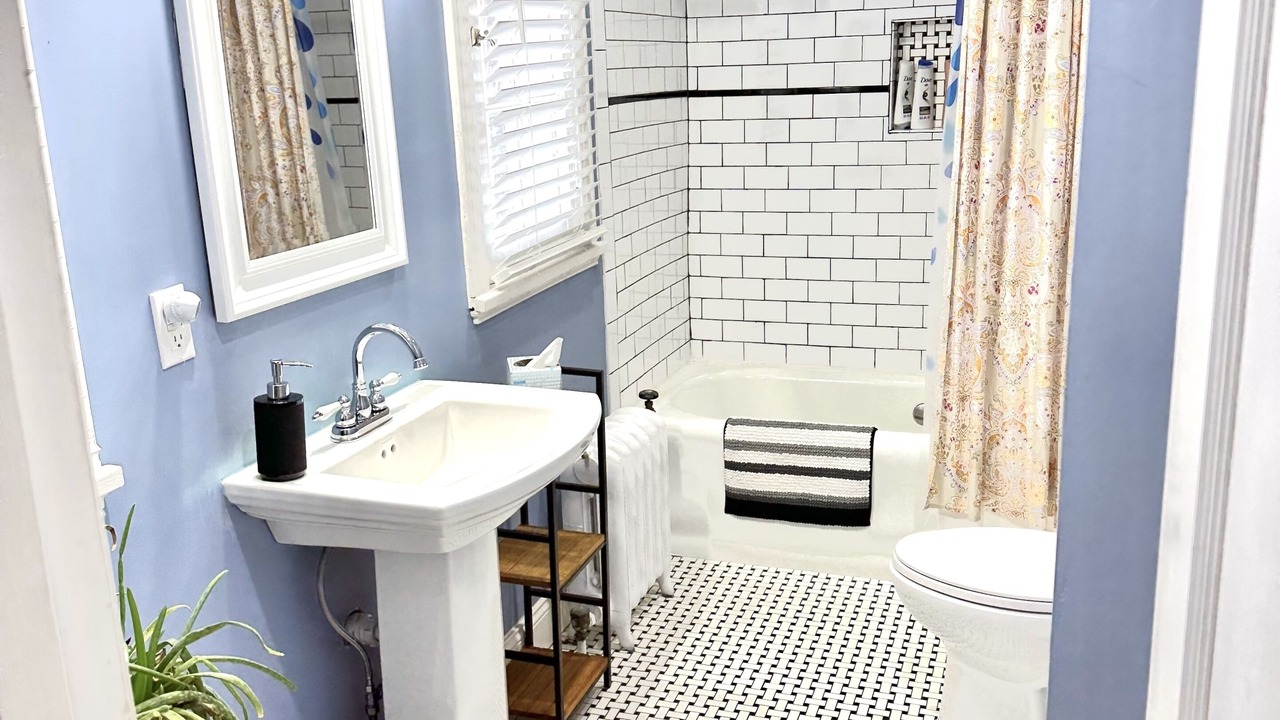 Photo of Bathroom in Midtown