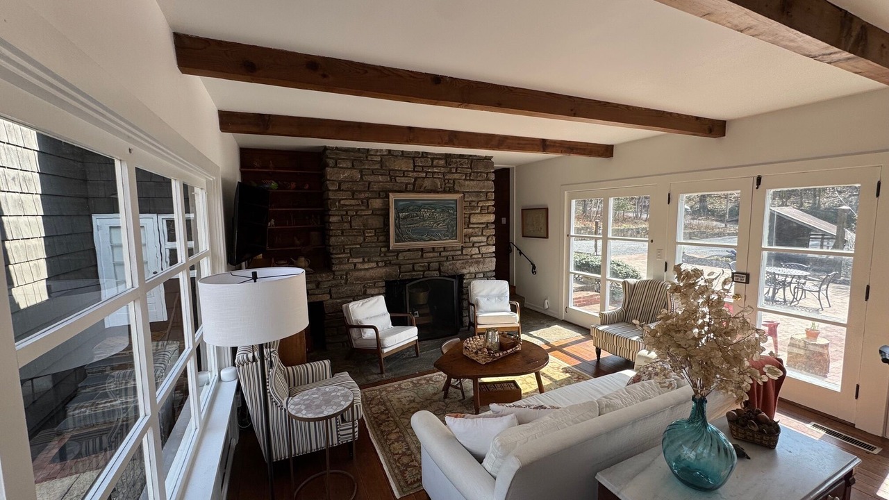 Photo of Livingroom in Waynesville