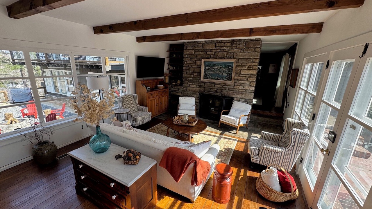 Photo of Livingroom in Waynesville