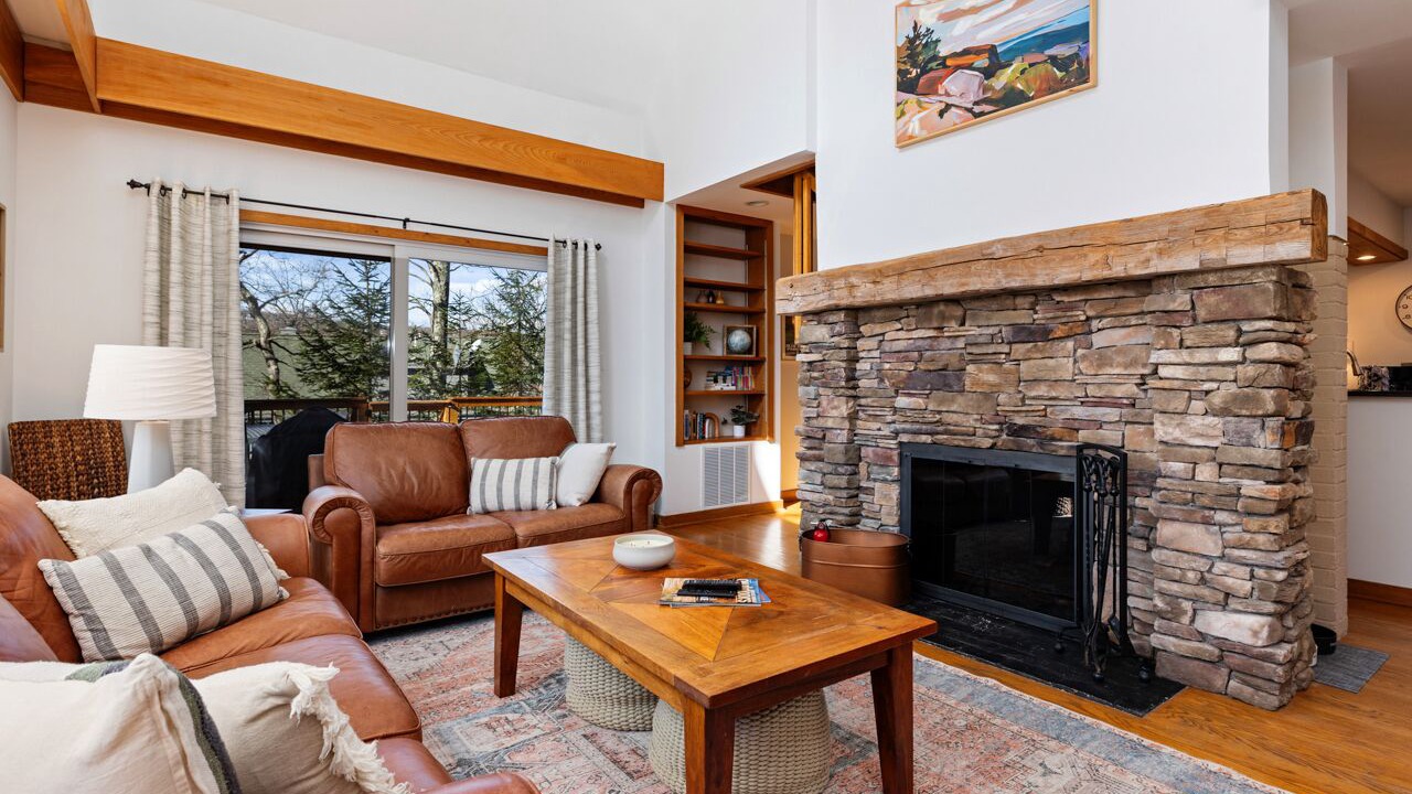 Photo of Livingroom in Wintergreen