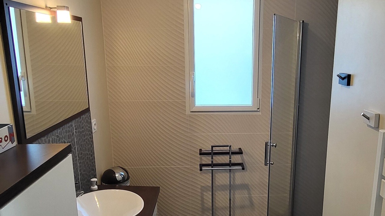 Photo of Bathroom in Saint-Coulomb