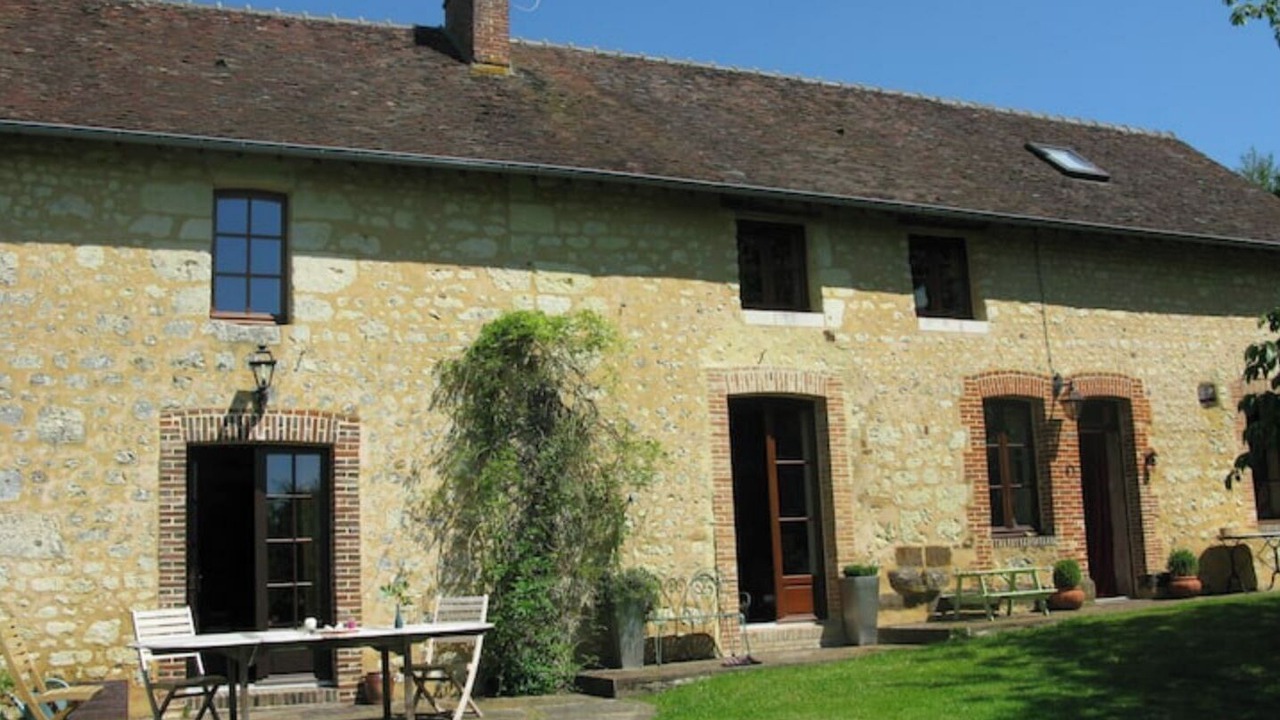 Photo of Outdoor in Saint-Martin-des-Pezerits
