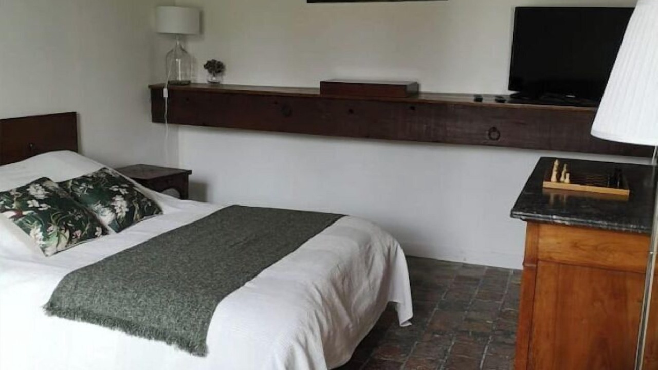 Photo of Bedroom in Saint-Martin-des-Pezerits