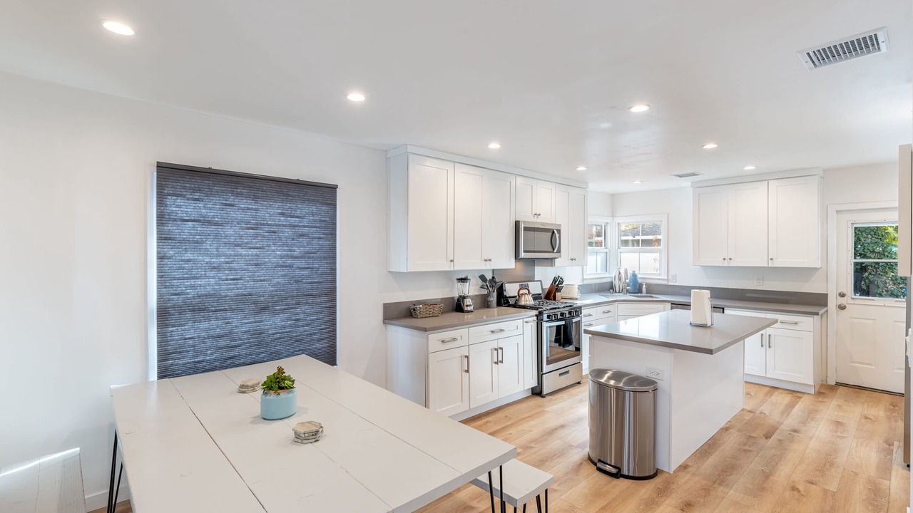 Photo of Kitchen in Encino