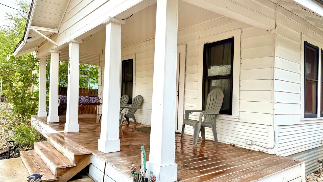 Photo of Patio Balcony in Woodlawn Lake