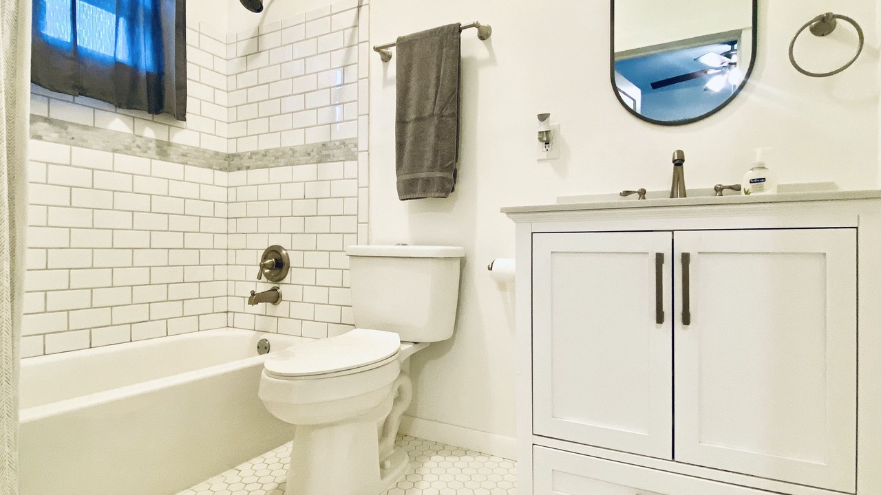 Photo of Bathroom in Woodlawn Lake