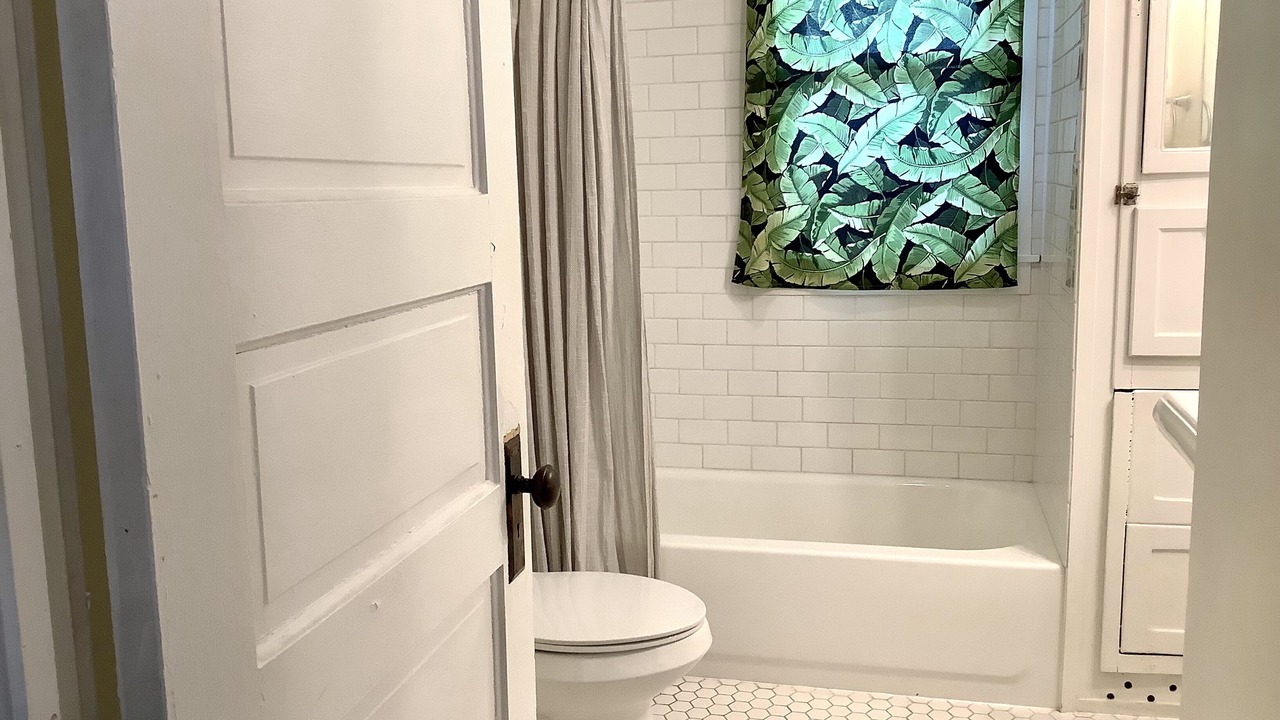 Photo of Bathroom in Woodlawn Lake