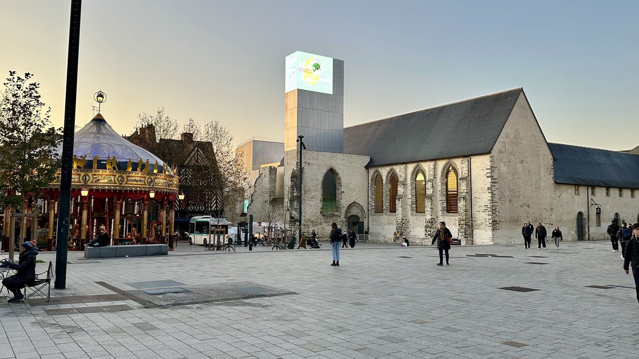 Photo of Others in Centre