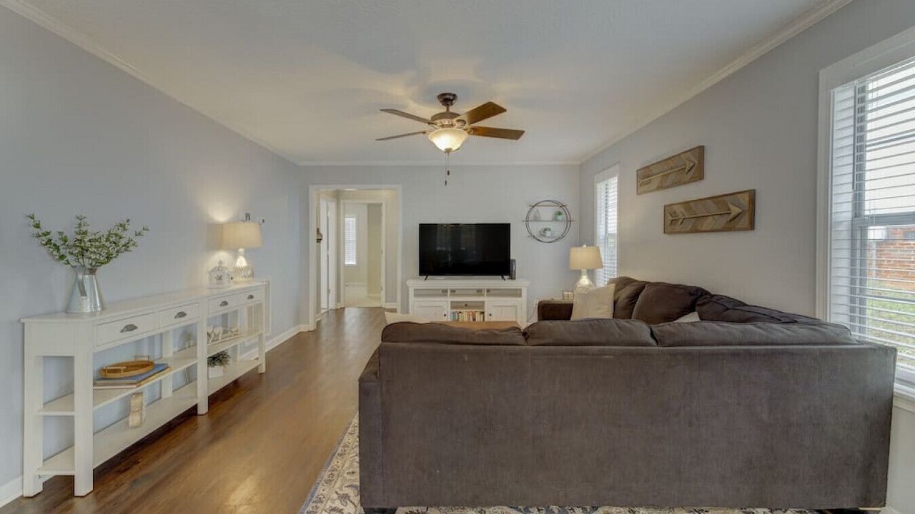 Photo of Livingroom in Lexington