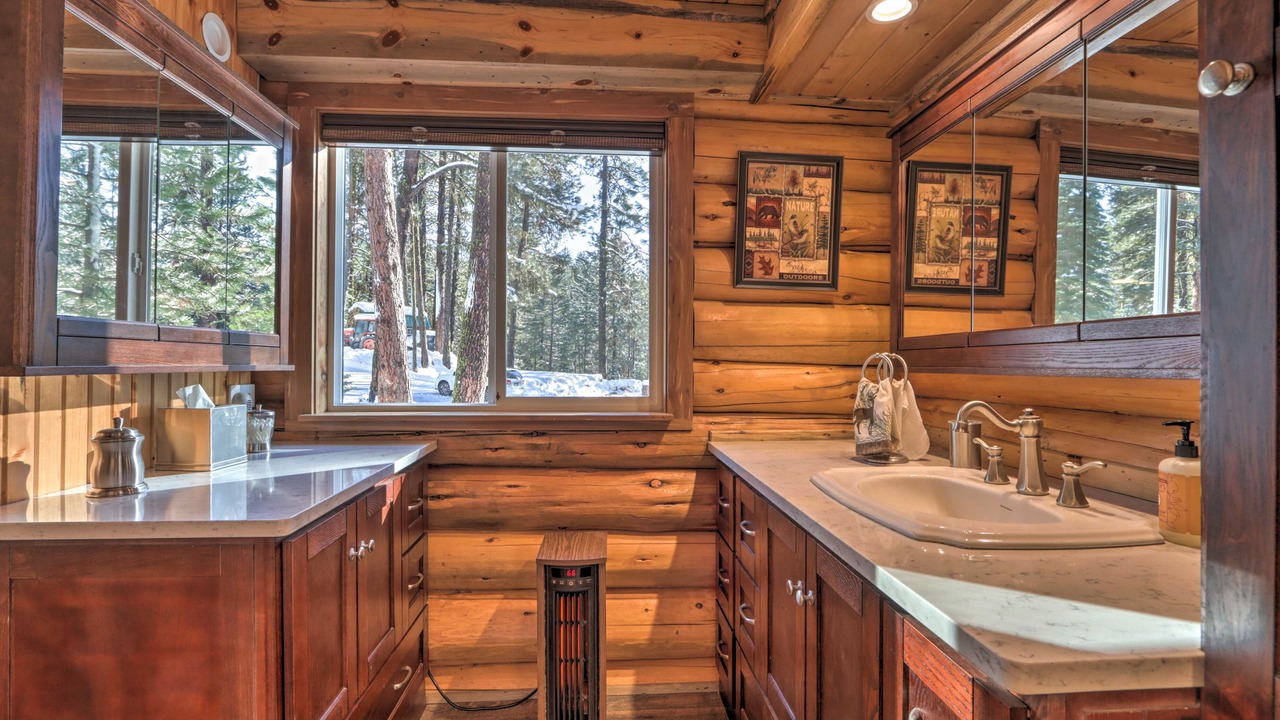 Photo of Bathroom in Cascade