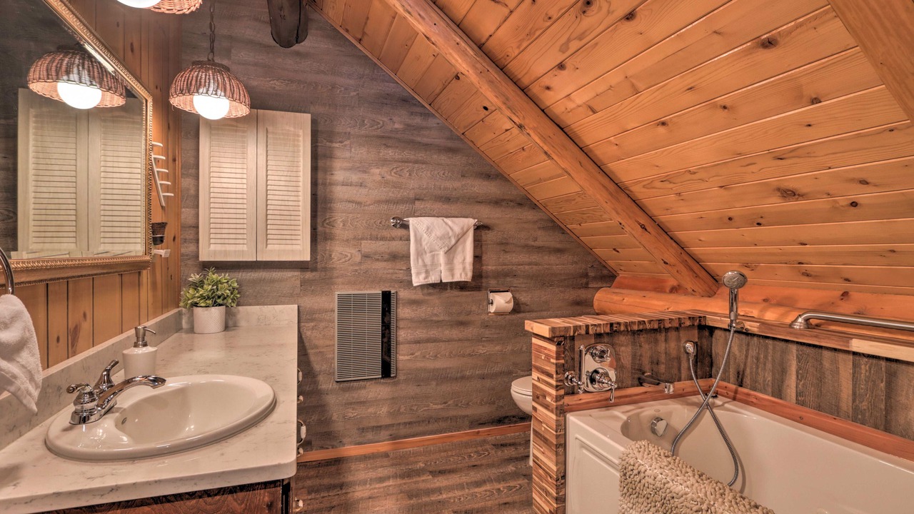 Photo of Bathroom in Cascade