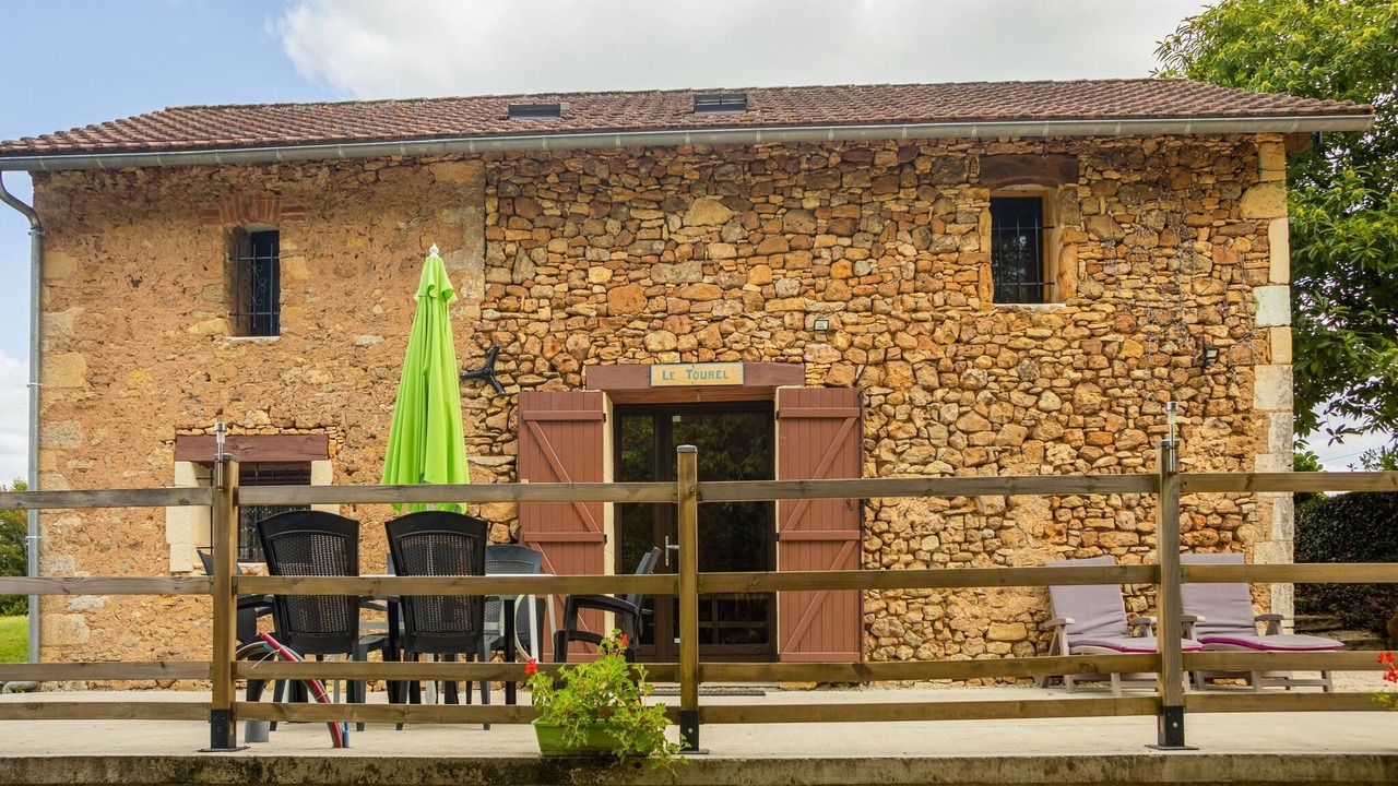 Photo of Patio Balcony in Saint-Cernin-de-lHerm