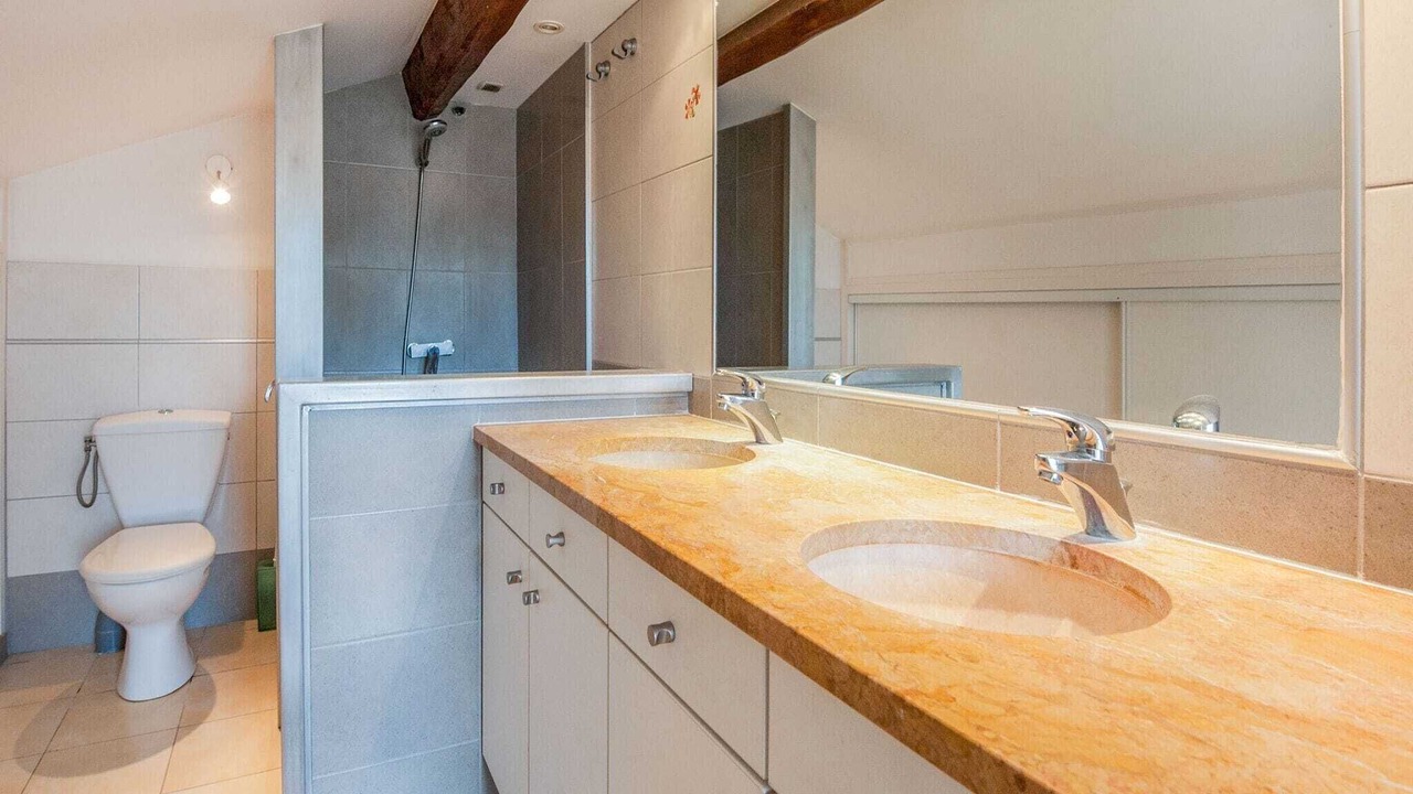 Photo of Bathroom in Saint-Laurent-de-Carnols