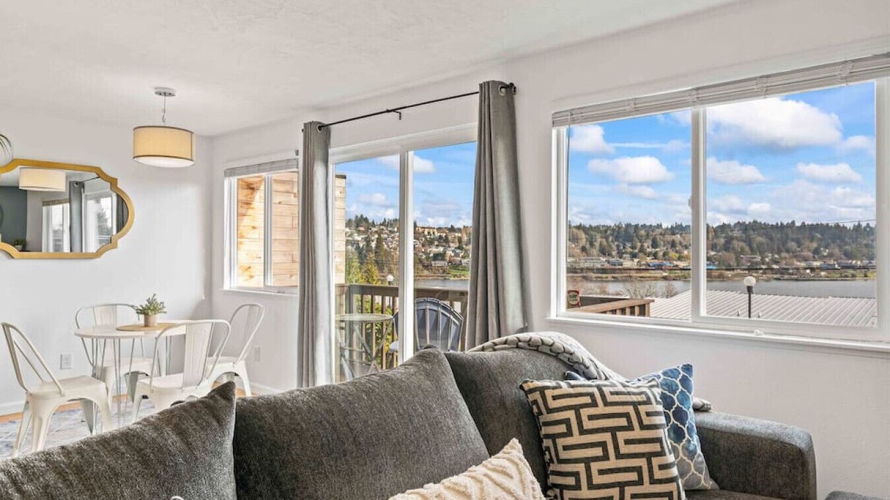 Photo of Livingroom in Bremerton