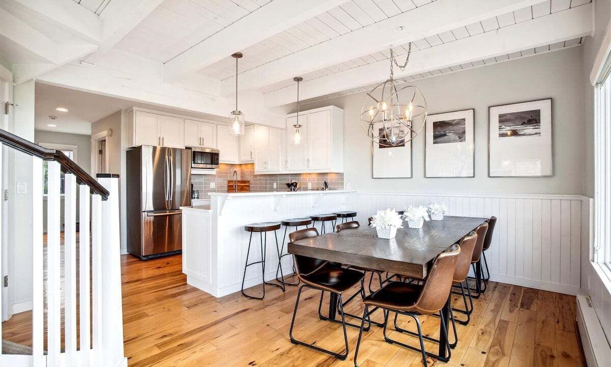 Photo of Others in Downtown Cannon Beach