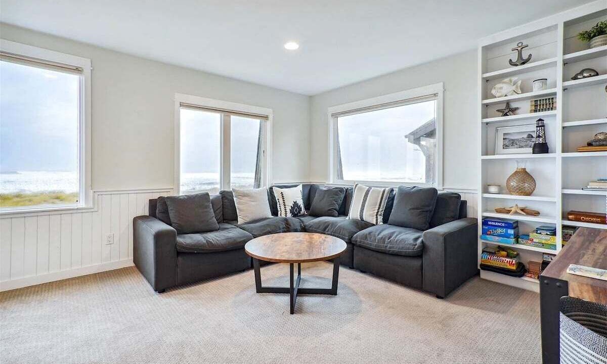 Photo of Others in Downtown Cannon Beach