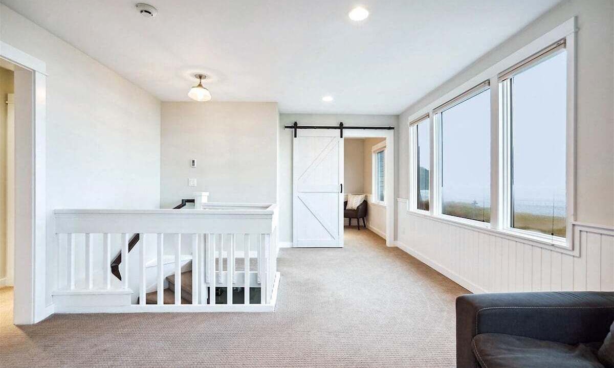 Photo of Others in Downtown Cannon Beach