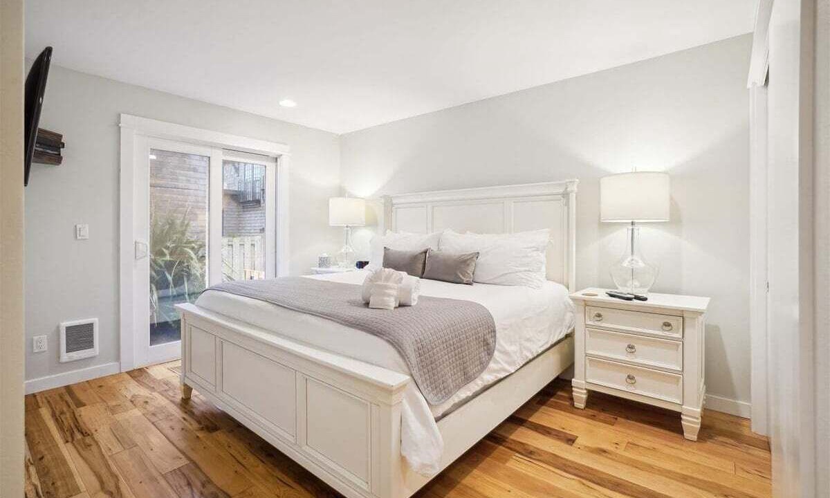 Photo of Others in Downtown Cannon Beach