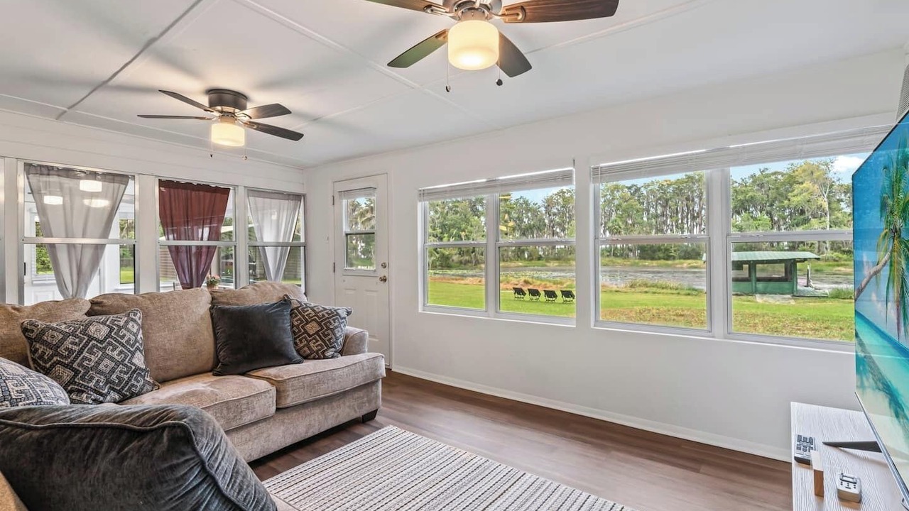 Photo of Livingroom in Melrose