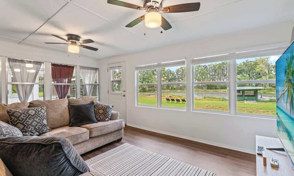 Photo of Livingroom in Melrose