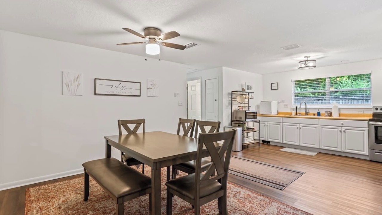 Photo of Others in Melrose