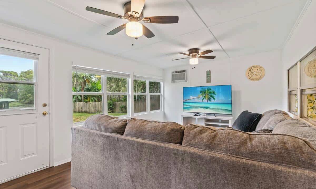 Photo of Livingroom in Melrose