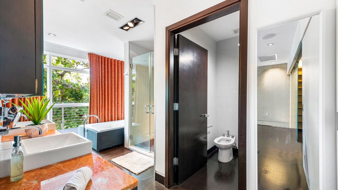 Photo of Bathroom in Northeast Coconut Grove
