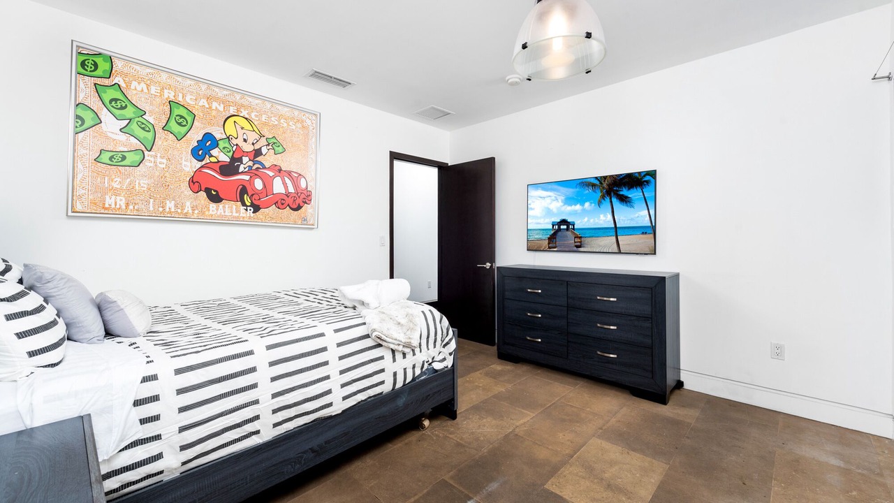 Photo of Bedroom in Northeast Coconut Grove