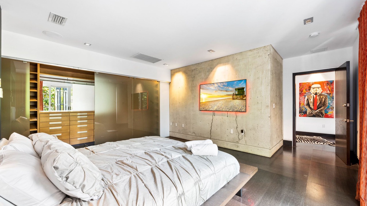 Photo of Bedroom in Northeast Coconut Grove